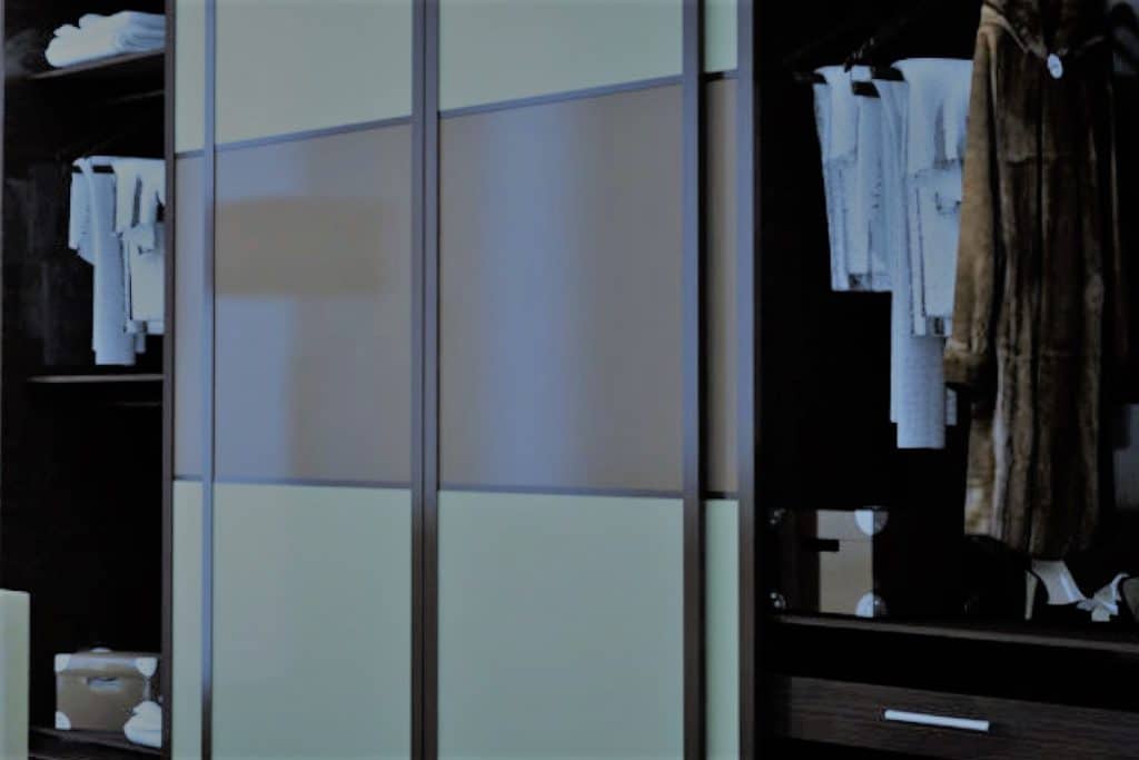 Por qué es importante de asesorarse antes de adquirir un armario